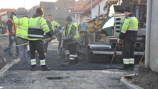 Będzie asfalt. Mieszkańcom więcej do szczęścia nie trzeba