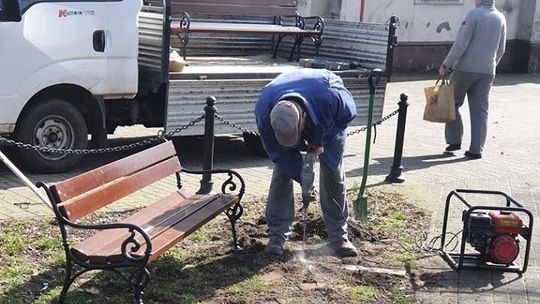 Będzie gdzie posiedzieć. Miłosław się zmienia na oczach mieszkańców