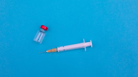 Bezpieczeństwo w kropli szczepionki. Dlaczego szczepienie ma sens?