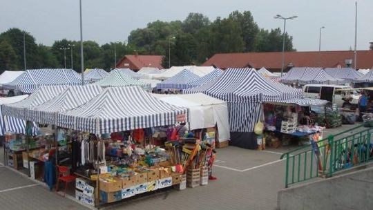 Burmistrz Słupcy otworzył targowisko. To ukłon w stronę sprzedających