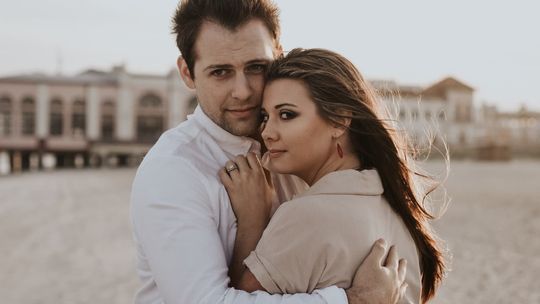 Cuckold – na czym polega zdrada kontrolowana?