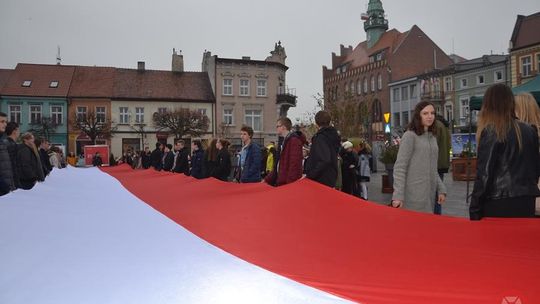 Cztery zwrotki hymnu, czyli "Rekord dla Niepodległej" (galeria/wideo)