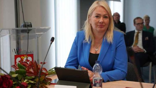 Dwa etaty, dwie pensje i konflikt interesów. Starosta Anita Kraska wciąż sekretarzem gminy Miłosław