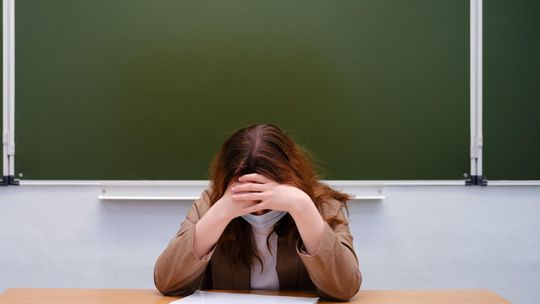 Dyrektor jak władca? „Czarna księga...” odsłania kulisy szkolnych układów