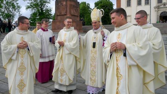 Historyczny dzień dla parafii w Orzechowie. Dwóch nowych księży
