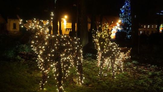 Iluminacja w Pyzdrach już świeci. Jest bardzo efektowna (galeria)