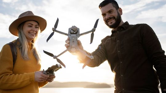 MON szykuje dronową rewolucję w szkołach. Uczniowie zdobędą uprawnienia operatorów
