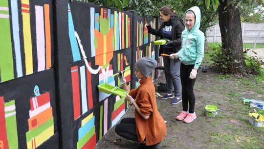 Mural jak się patrzy. Stworzyli go sami mieszkańcy (galeria)