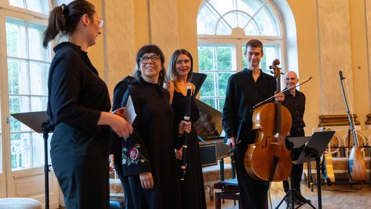 Muzyka dawna w Pałacu w Czerniejewie zachwyciła publiczność. Udany koncert inaugurujący cykl „Muzyka Salonów XVIII wieku”