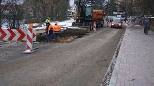 Na drodze z Miłosławia do Borzykowa prace wre. Będzie pięknie!