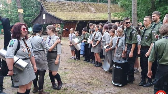 Namioty, zbiórki, ogniska, - tak harcerze wypoczywają w Próchnówku