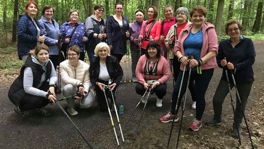 Nordic walking dla chętnych. Starostwo zaprasza na zajęcia