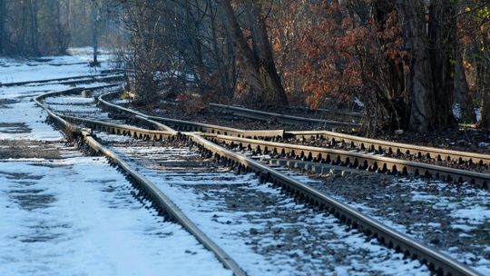 Opóźnienia pociągów i ogromne niebezpieczeństwo. Pijany dyżurny ruchu w Miłosławiu