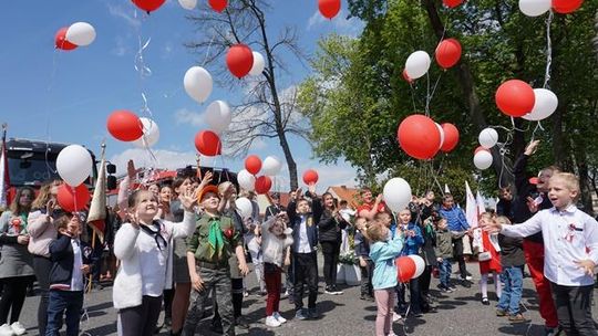 Patriotycznie w Pyzdrach. Biało-czerwone święto (galeria)