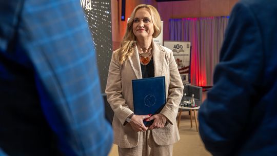 Polacy chłodno o minister zdrowia. Brakuje jej politycznego zaplecza