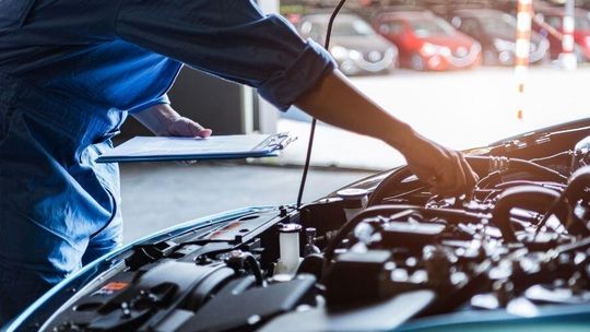 Ponad 10 tys. zł, a chętnych wciąż brakuje. Mechanicy na wagę złota