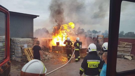 Pożar w zakładzie we Wszemborzu