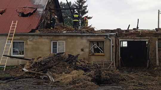 Pożar we Wszemborzu. Zostali bez dachu nad głową, proszą o pomoc