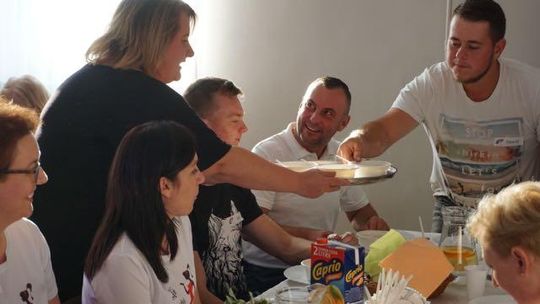 Rywalizacja w kuchni, zabawa na parkiecie. Biesiada gospodyń (galeria)