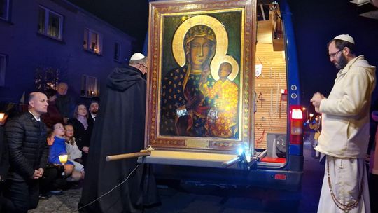 Setki wiernych witały kopię Obrazu Matki Boskiej Częstochowskiej