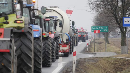 Środa Wielkopolska: blokowali drogę, rozdawali jedzenie