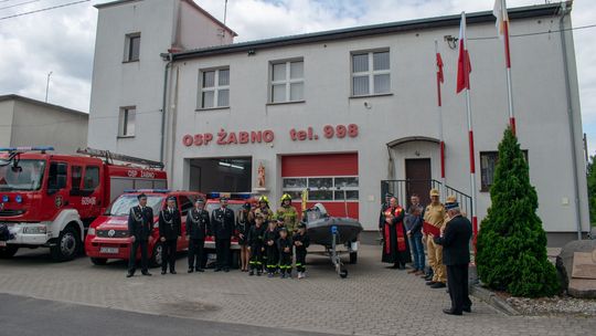 strażacy z OSP Żabno