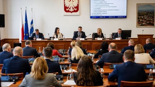 Święto samorządu, ale decentralizacja wciąż na pół gwizdka