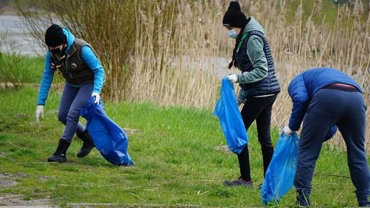 Wielki czyn społeczny. 50 osób posprzątało brzegi Warty (galeria)