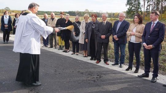 Wielki dzień dla małej wsi. W Królewinach powstała droga (galeria)