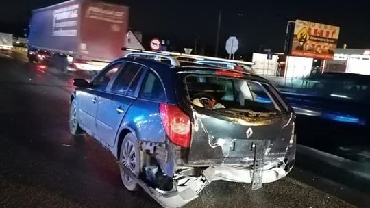 Wypadek w Psarach Małych. 68-letnia kobieta trafiła do szpitala