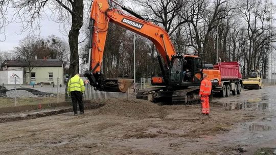 Wystrzałowa inwestycja drogowa. Było błoto, jest kamień