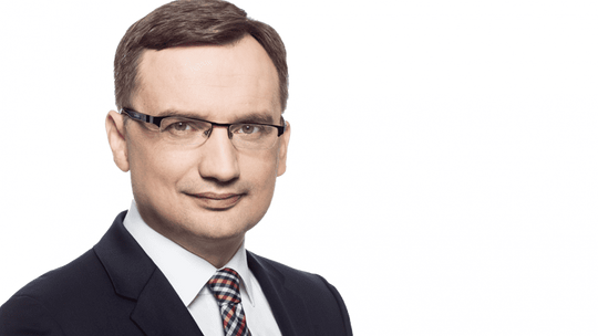 Zbigniew Ziobro we Wrześni. Konferencja prasowa na rynku