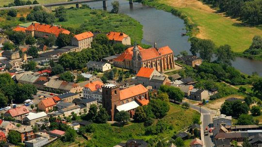 Zmniejsza się liczba mieszkańców, ale i rozwodów. Ciekawe dane