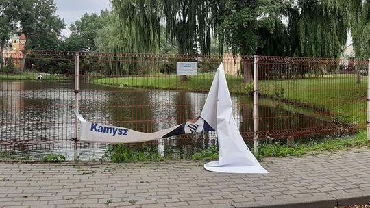 Zniszczone banery wyborcze w Nekli. Jest dwóch podejrzanych