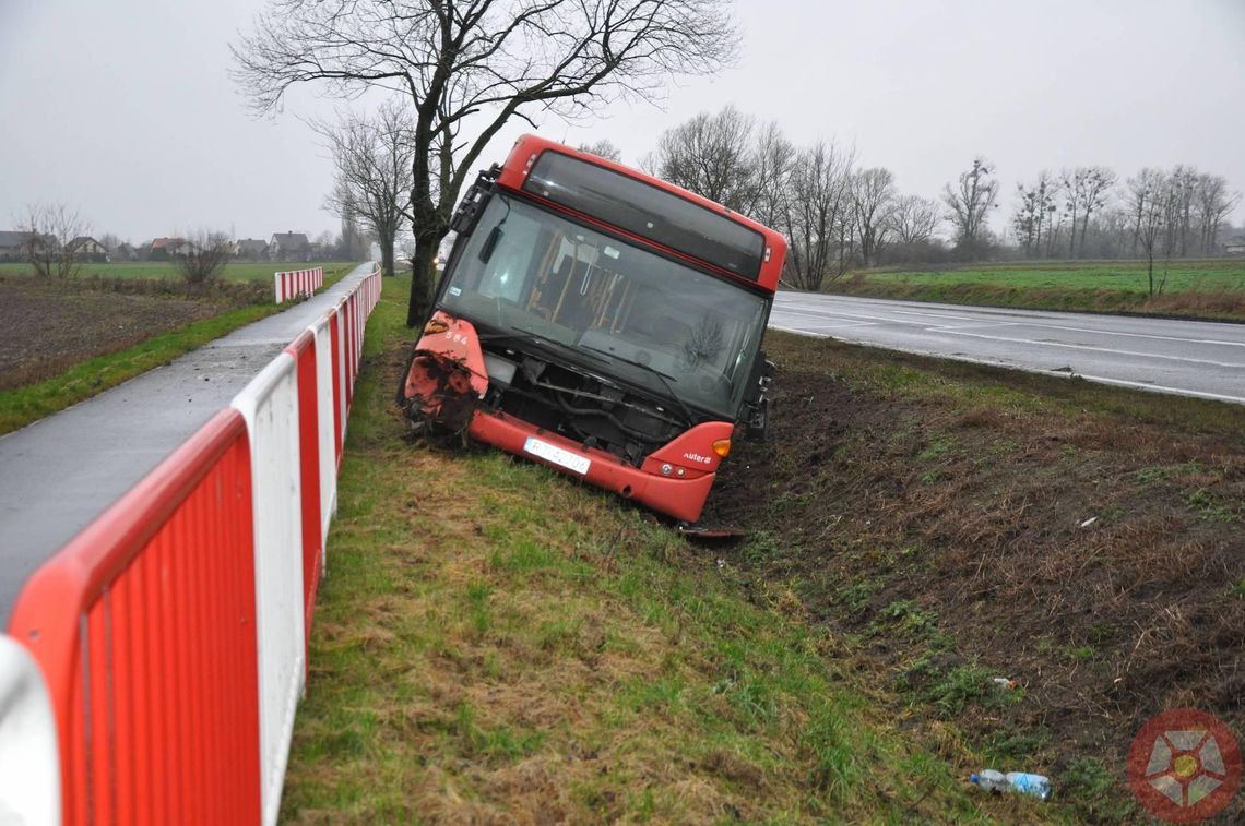 Autobus Kolei Wielkopolskich wykolejony