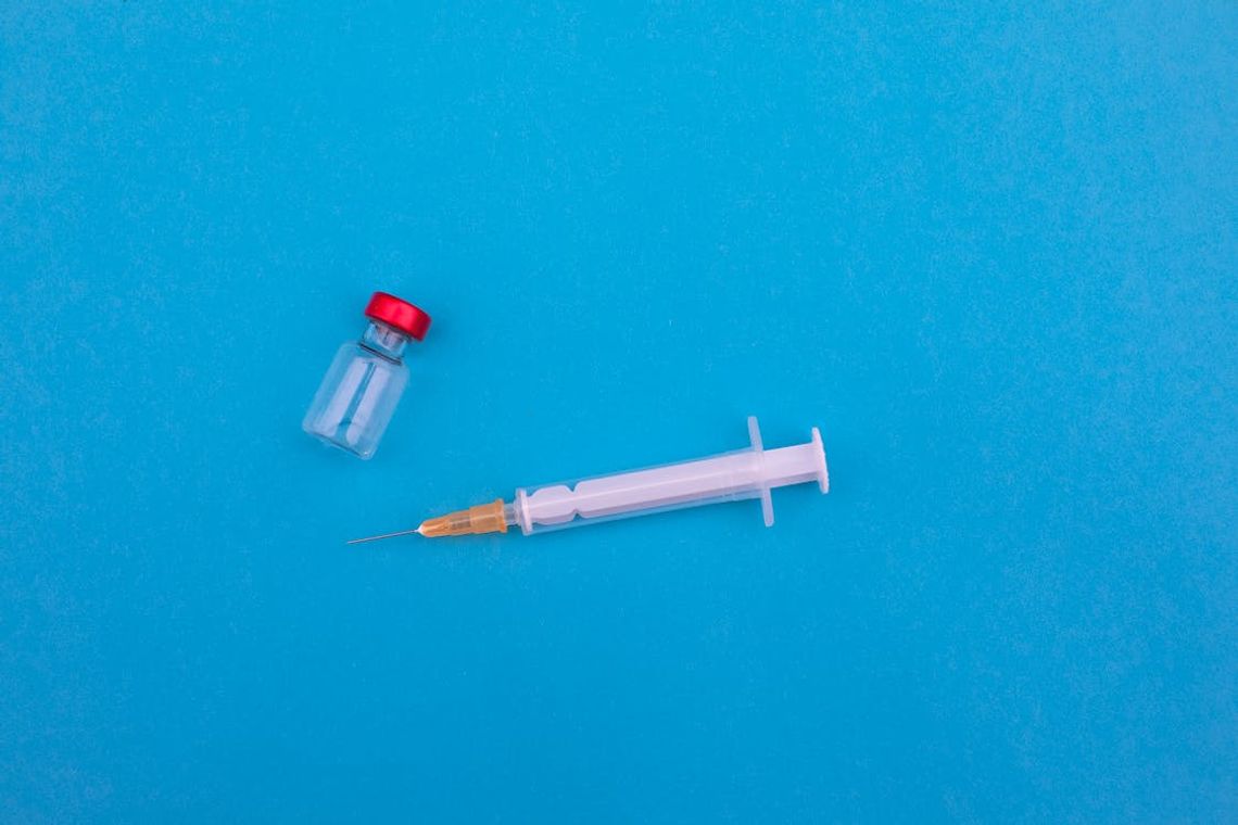 Bezpieczeństwo w kropli szczepionki. Dlaczego szczepienie ma sens?