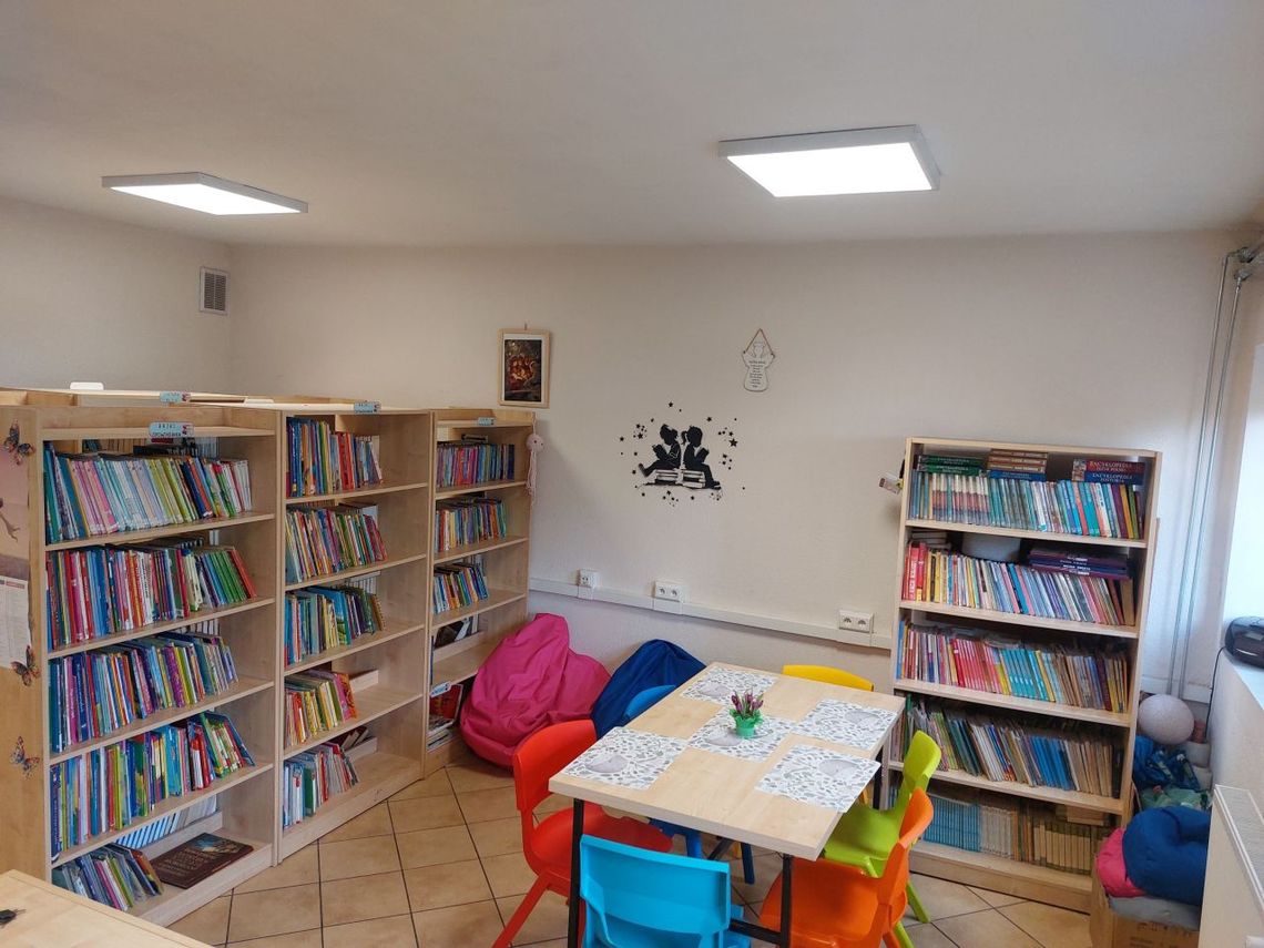 Biblioteka marzeń. Uczniowie i sponsorzy zmienili ją nie do poznania