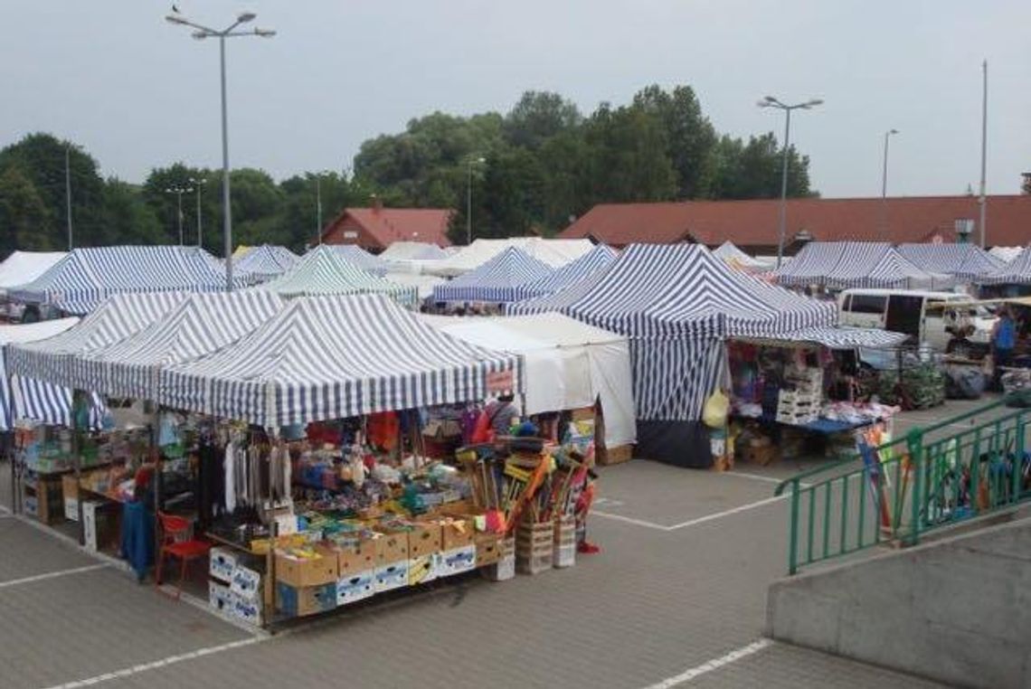 Burmistrz Słupcy otworzył targowisko. To ukłon w stronę sprzedających