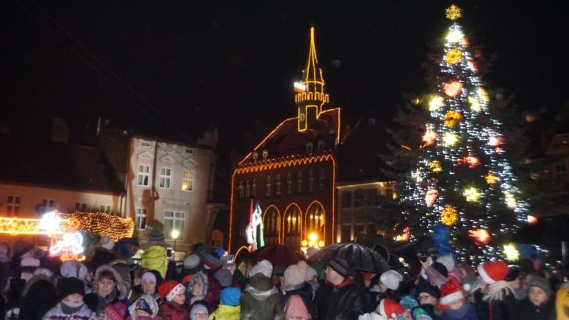 Choinka już świeci, czekamy na śnieg