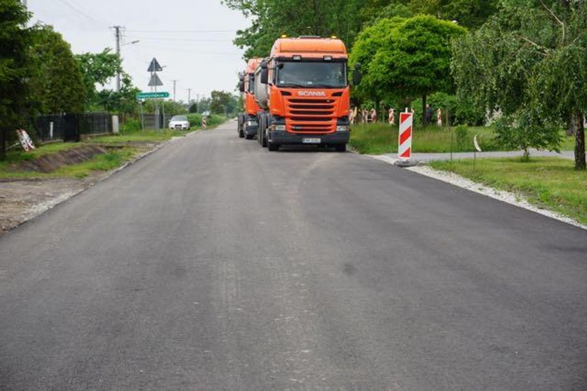 Drogie drogi powiatowe. Dwie już na ukończeniu, trzecia w planach