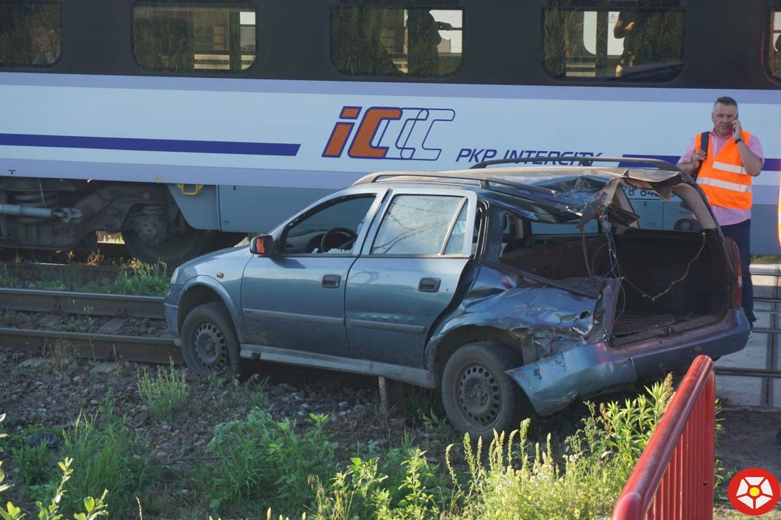 Dróżnik usłyszy zarzut za wypadek na przejeździe kolejowym