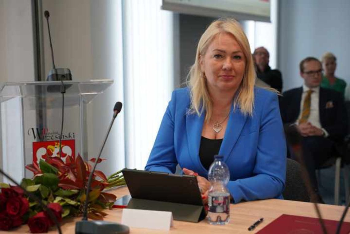 Dwa etaty, dwie pensje i konflikt interesów. Starosta Anita Kraska wciąż sekretarzem gminy Miłosław Dwa etaty, dwie pensje i konflikt interesów. Starosta Anita Kraska wciąż sekretarzem gminy Miłosław