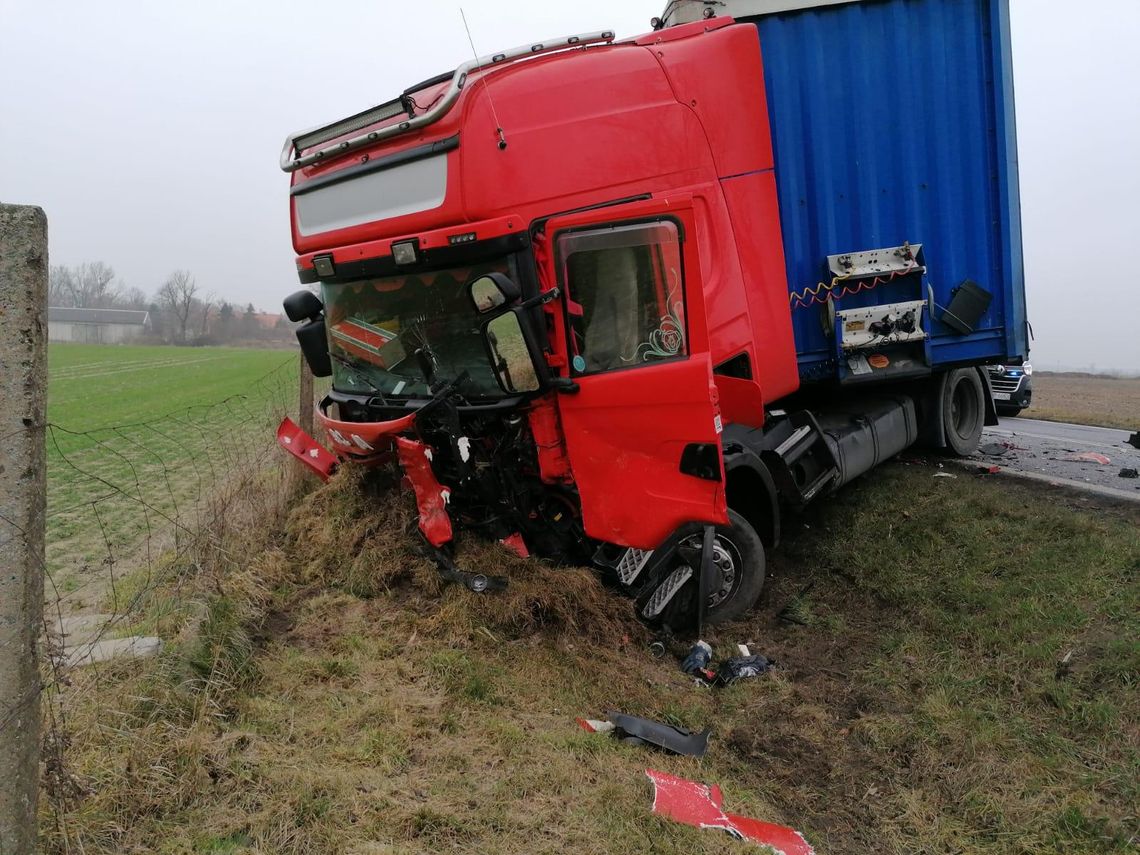 Dwie osoby zginęły w wypadku w Gulczewie (galeria)