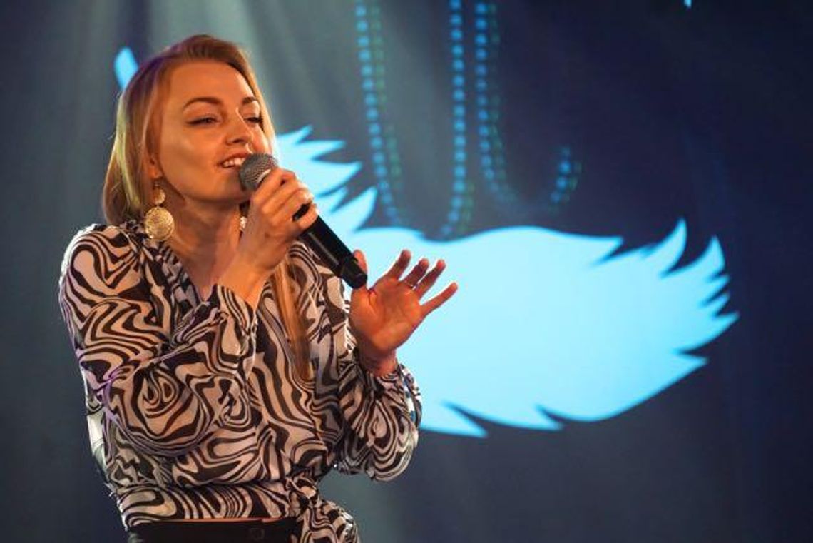 Izabela Zalewska na scenie WOK-u. "Dlaczego? Bo tak czuję"