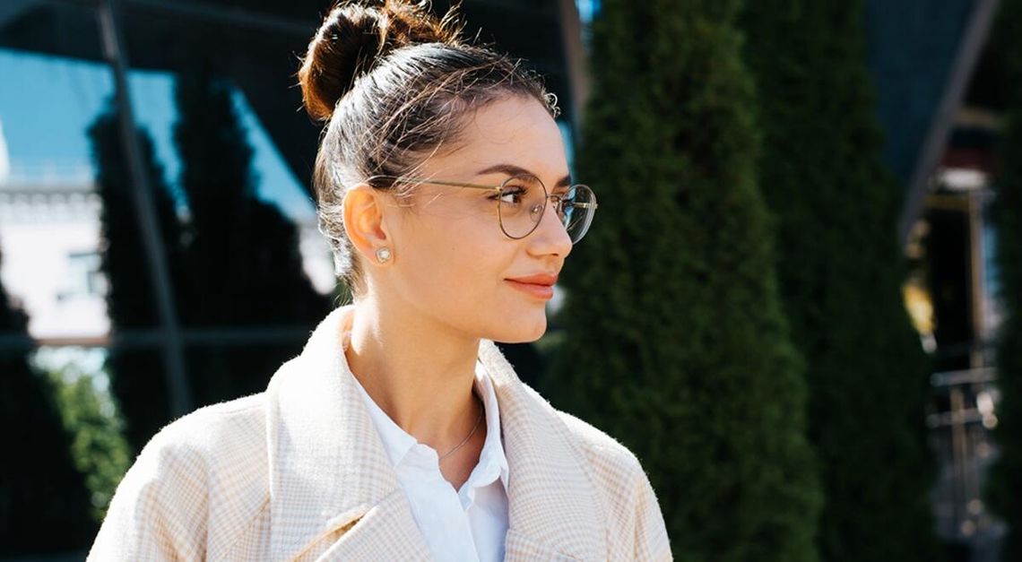 Jak wybrać okulary dobrej jakości? Praktyczny poradnik dla każdego