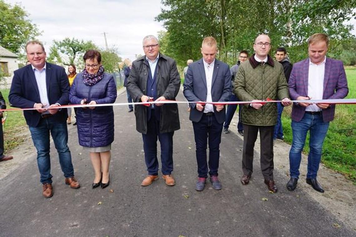 Marzenia się spełniają. Mieszańcy Tłoczyzny mają asfalt (galeria)