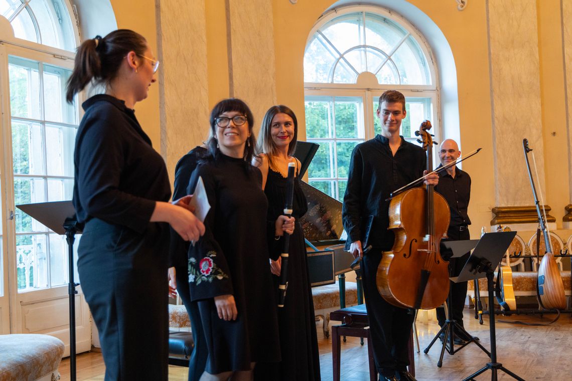 Muzyka dawna w Pałacu w Czerniejewie zachwyciła publiczność. Udany koncert inaugurujący cykl „Muzyka Salonów XVIII wieku”