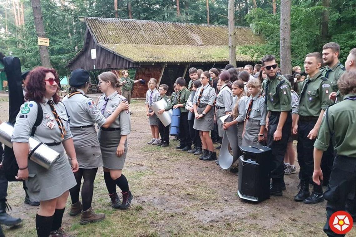 Namioty, zbiórki, ogniska, - tak harcerze wypoczywają w Próchnówku