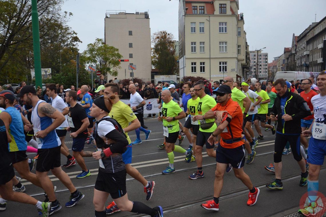 Nasi biegną w poznańskim maratonie