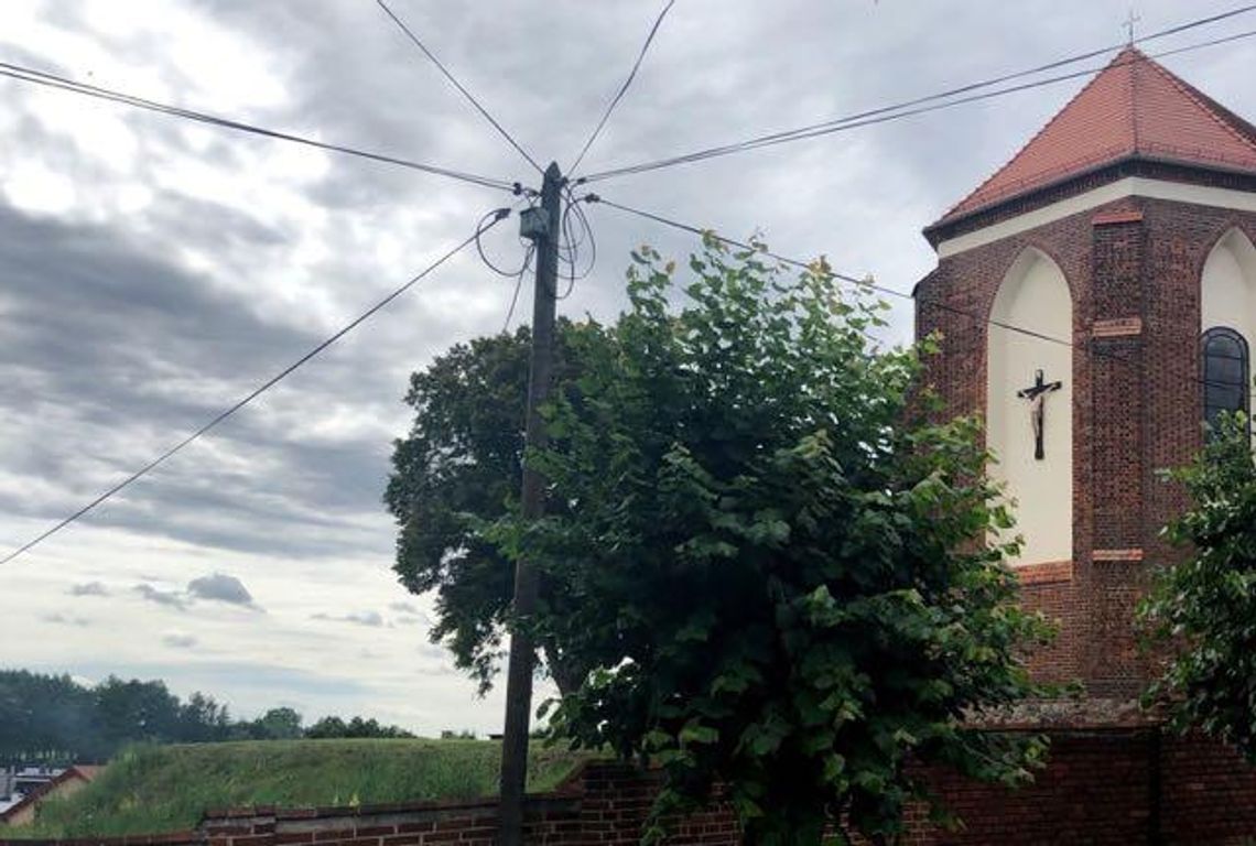 Nie dla "pajęczyn", tak dla światłowodu. Apel burmistrza Pyzdr